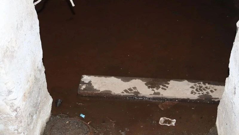 Обращение о затопленном подвале в Холмске отработали после прямой линии губернатора Обращение о затопленном подвале в Холмске отработали после прямой линии губернатора