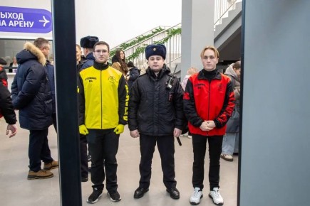 Сотрудники сахалинской полиции обеспечили охрану общественного порядка и регулирование дорожного движения на церемонии открытия крупнейшего легкоатлетического манежа на Дальнем Востоке