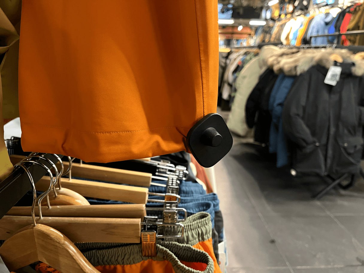 В краже одежды подозревают 58-летнего сахалинца