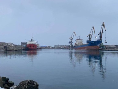 Паромную переправу Ванино — Холмск закроют из-за циклона