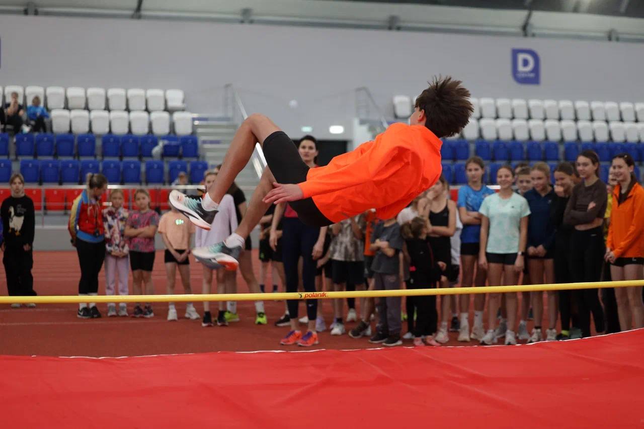 Олимпийская чемпионка Анна Чичерова провела мастер-класс для сахалинских легкоатлетов Олимпийская чемпионка Анна Чичерова провела мастер-класс для сахалинских легкоатлетов