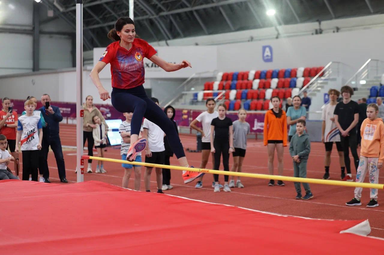 Олимпийская чемпионка Анна Чичерова провела мастер-класс для сахалинских легкоатлетов Олимпийская чемпионка Анна Чичерова провела мастер-класс для сахалинских легкоатлетов