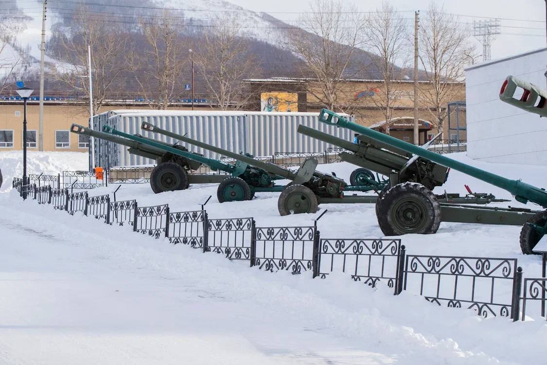 В Южно-Сахалинске торжественно открыли Аллею военной техники под открытым небом В Южно-Сахалинске торжественно открыли Аллею военной техники под открытым небом