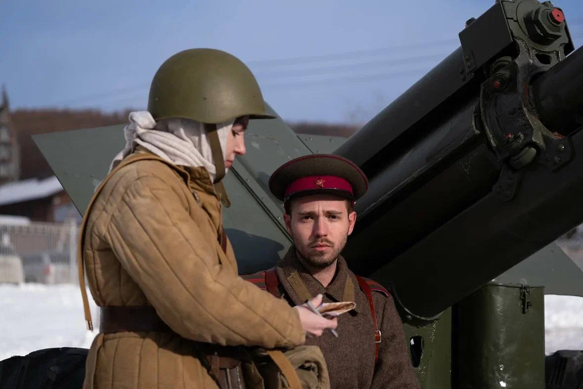 Сотрудники органов внутренних дел Сахалинской области и члены их семей приняли участие в торжественном открытии Аллеи военной техники под открытым небом в городе Южно-Сахалинск Сотрудники органов внутренних дел Сахалинской области и члены их семей приняли участие в торжественном открытии Аллеи военной техники под открытым небом в городе Южно-Сахалинск