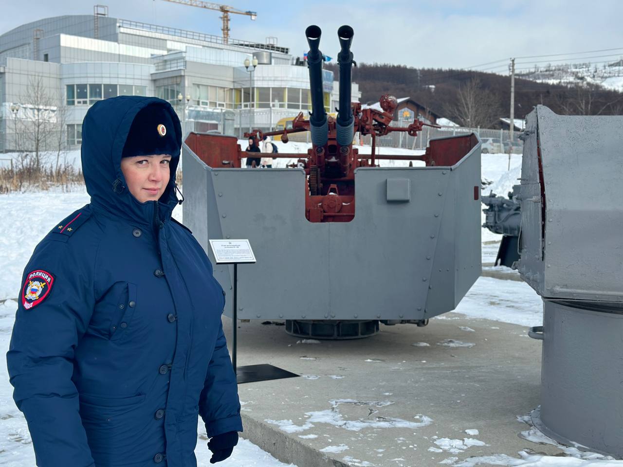 Сотрудники органов внутренних дел Сахалинской области и члены их семей приняли участие в торжественном открытии Аллеи военной техники под открытым небом в городе Южно-Сахалинск Сотрудники органов внутренних дел Сахалинской области и члены их семей приняли участие в торжественном открытии Аллеи военной техники под открытым небом в городе Южно-Сахалинск