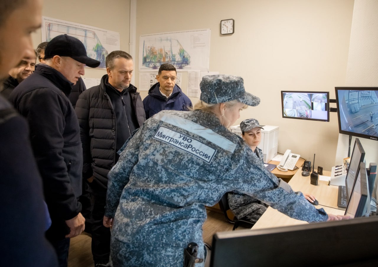 Андрей Никитин посетил ряд ключевых транспортных объектов в Крыму Андрей Никитин посетил ряд ключевых транспортных объектов в Крыму