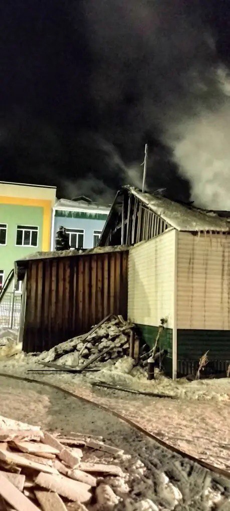 Крыша общественной бани вспыхнула под утро в селе Кировское