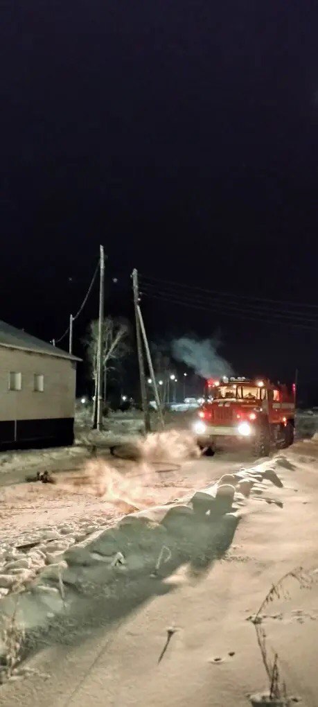 Крыша общественной бани вспыхнула под утро в селе Кировское Крыша общественной бани вспыхнула под утро в селе Кировское