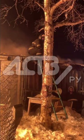 Крупный пожар в Ногликском районе: дотла сгорели четыре квартиры