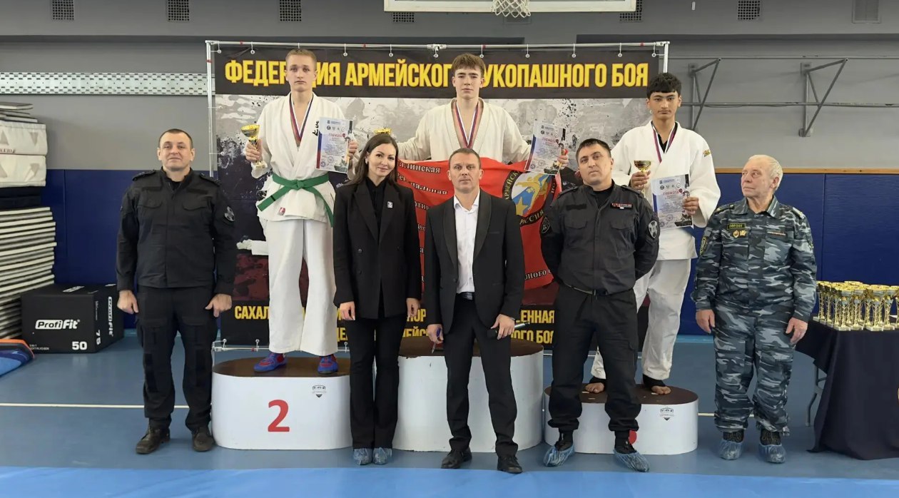 На Сахалине почтили память погибших росгвардейцев соревнованиями по армейскому рукопашному бою На Сахалине почтили память погибших росгвардейцев соревнованиями по армейскому рукопашному бою