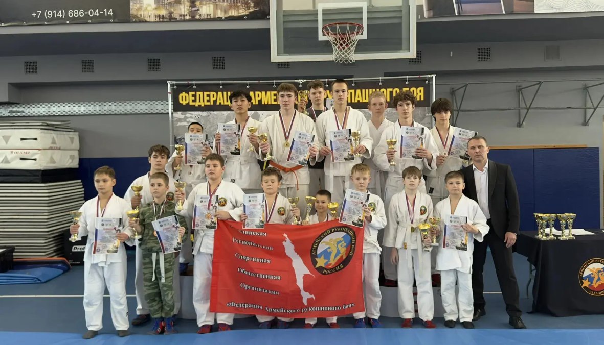 На Сахалине почтили память погибших росгвардейцев соревнованиями по армейскому рукопашному бою На Сахалине почтили память погибших росгвардейцев соревнованиями по армейскому рукопашному бою