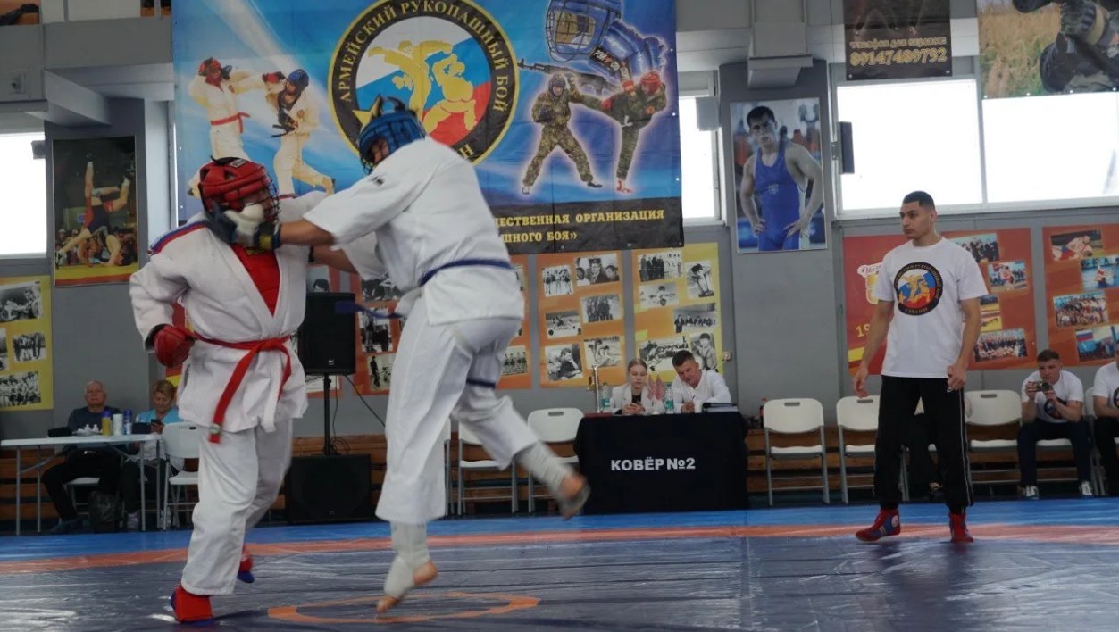 На Сахалине почтили память погибших росгвардейцев соревнованиями по армейскому рукопашному бою