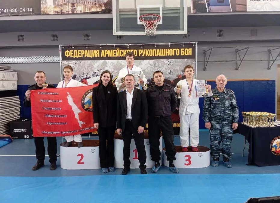 На Сахалине почтили память погибших росгвардейцев соревнованиями по армейскому рукопашному бою На Сахалине почтили память погибших росгвардейцев соревнованиями по армейскому рукопашному бою