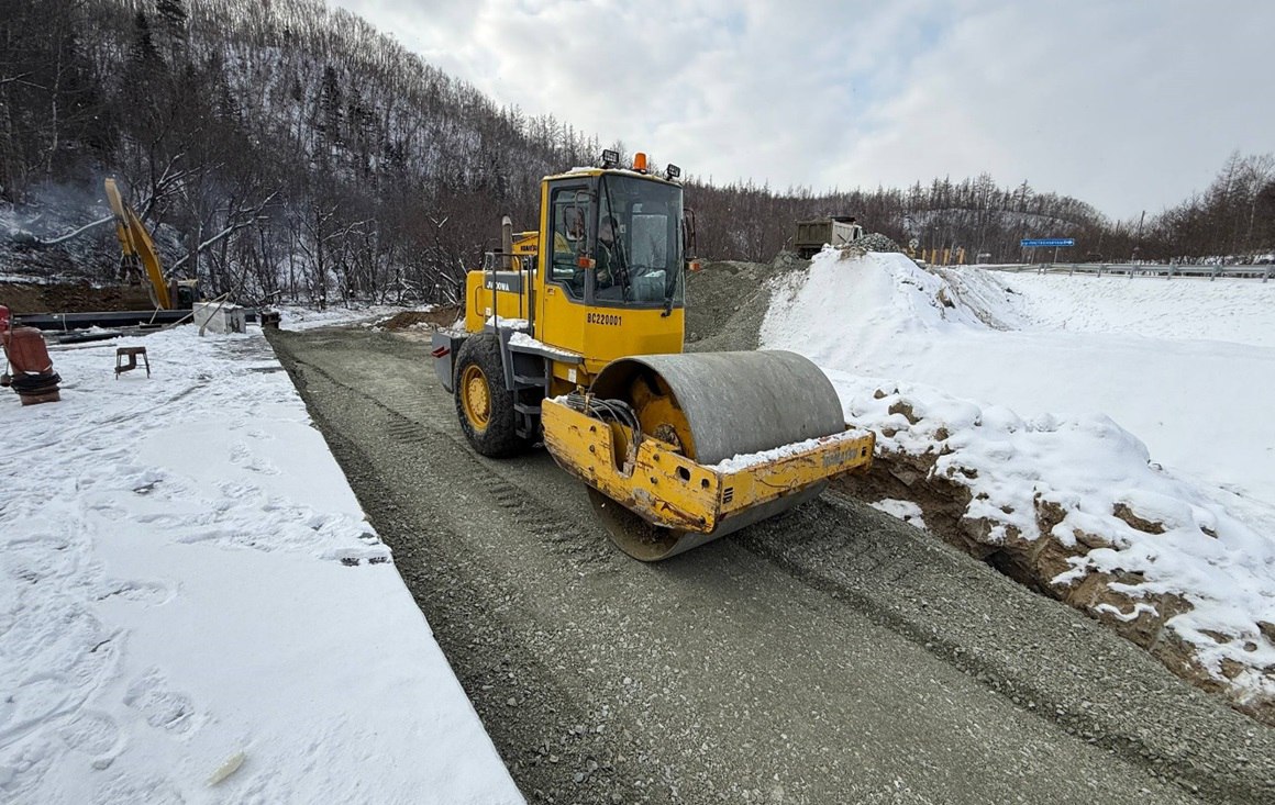 На мосту через Христофоровку смонтировали водопропускную трубу На мосту через Христофоровку смонтировали водопропускную трубу