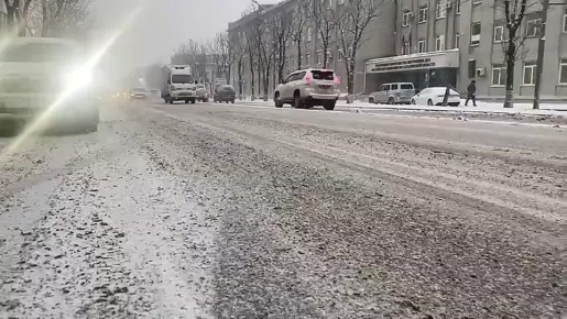 Подход к обработке улиц пересмотрят в Южно-Сахалинске: мэр высказался по поводу реагентов