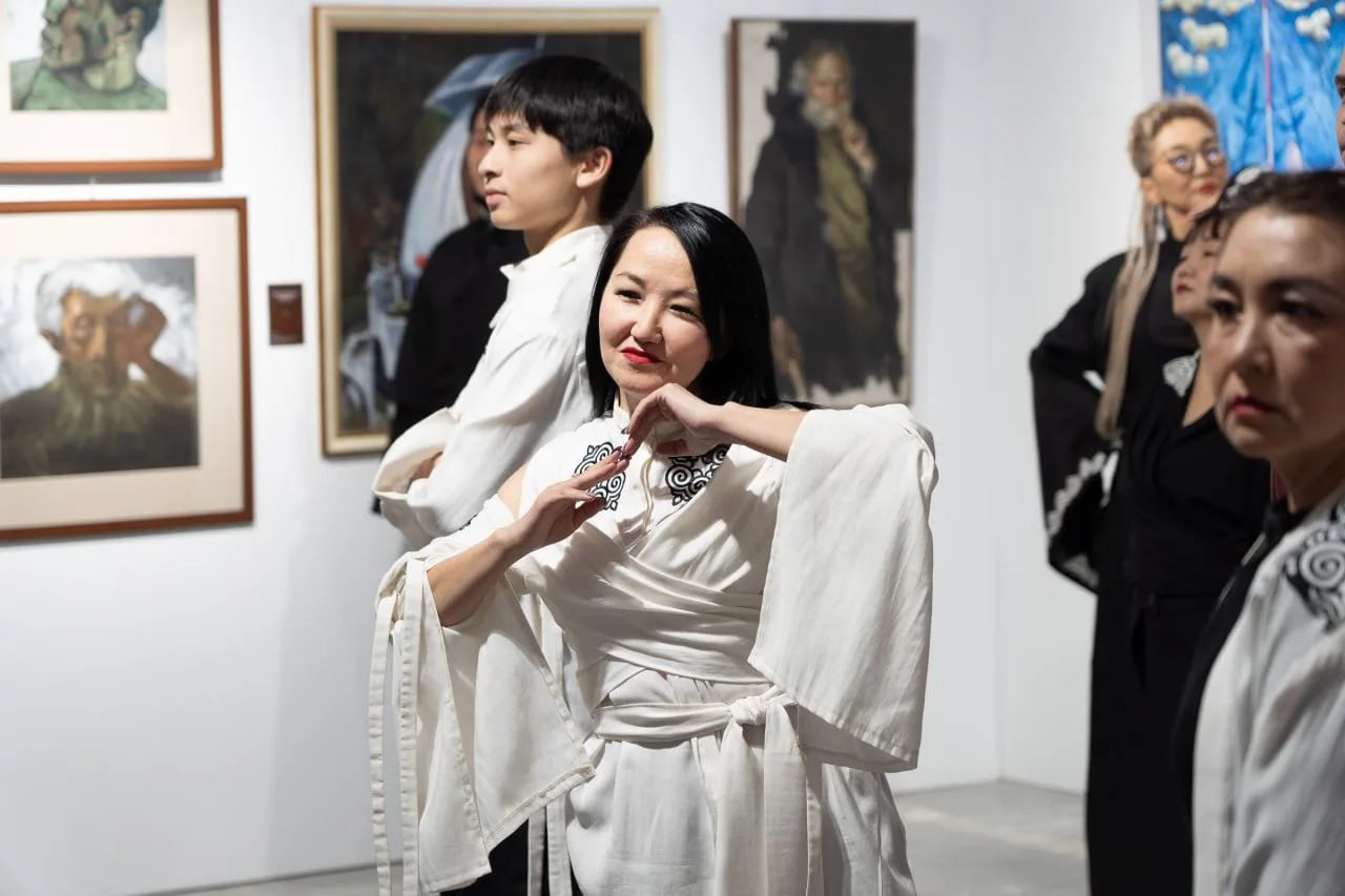 Поэтическая дуэль и модный показ: сахалинцев приглашают на творческий вечер в музее Поэтическая дуэль и модный показ: сахалинцев приглашают на творческий вечер в музее