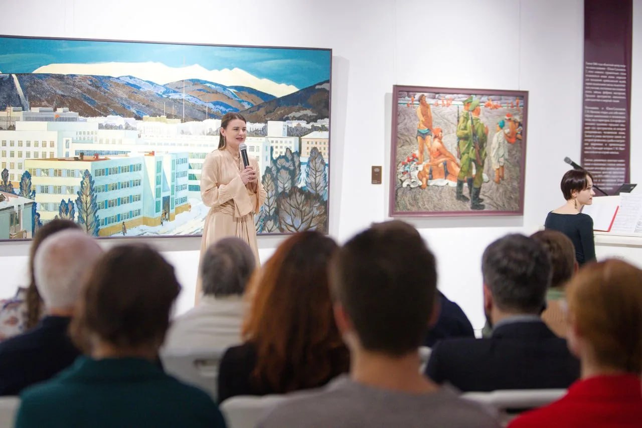 Поэтическая дуэль и модный показ: сахалинцев приглашают на творческий вечер в музее Поэтическая дуэль и модный показ: сахалинцев приглашают на творческий вечер в музее