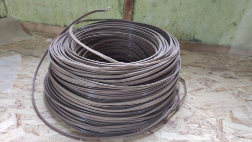 800 метров кабеля снял с воздушной линии связи несовершеннолетний из Охи