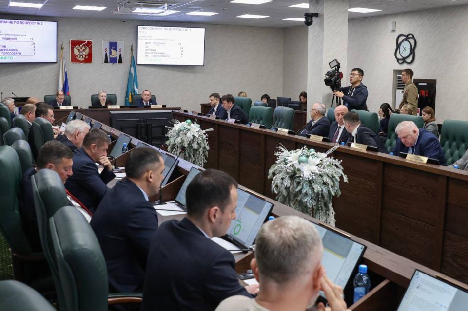 Часть 2.. Председатель комитета по бюджету и налогам Наталья Захарчук сказала, что в установленный срок в комитет поступило две поправки от губернатора Валерия Лимаренко