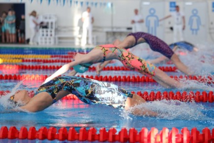 ����� 300 ����������� ������� �������� � ����� �� ������� ������������ ������������