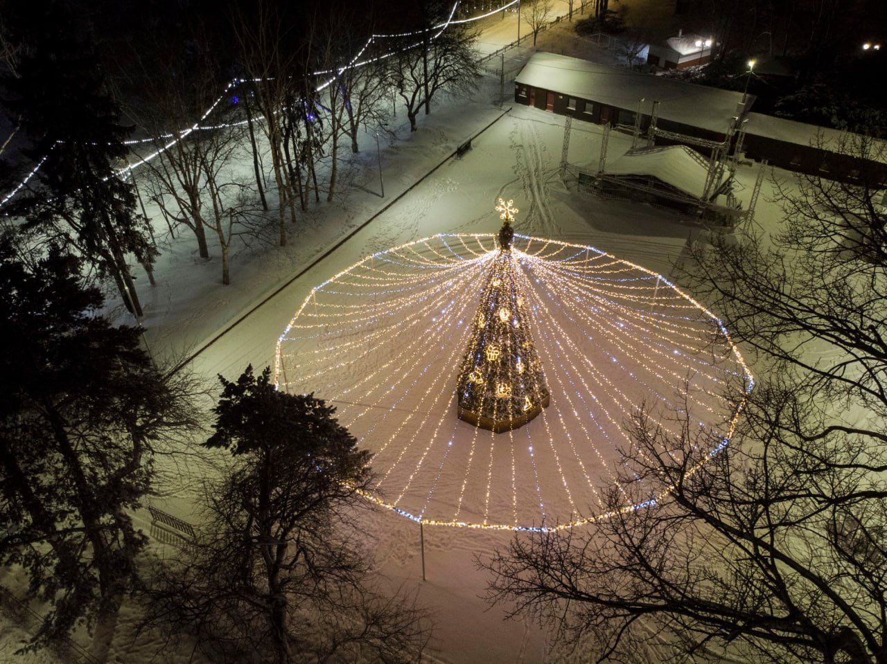 Новогодний Южный — фоторепортаж с улиц города Новогодний Южный — фоторепортаж с улиц города