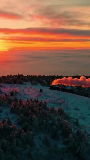 Доброе утро!. Сегодня День заворачивания подарков В этот день родились князь Василий I (1371 — 1425), писатель Редьярд Киплинг (1865 — 1936), актёр Кирилл Плетнёв (1979) До Нового года осталось 1 день