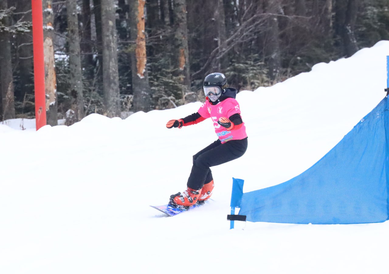 Сахалинские сноубордисты открыли соревновательный сезон Сахалинские сноубордисты открыли соревновательный сезон