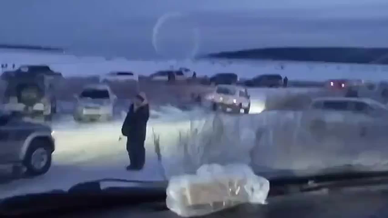 Сегодня, 3 января, островные рыбаки массово съехались на озеро Изменчивое