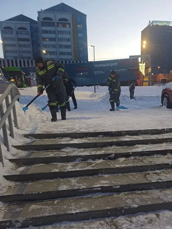 Рабочие будни в праздничном городе Рабочие будни в праздничном городе