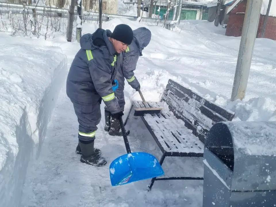 Рабочие будни в праздничном городе Рабочие будни в праздничном городе