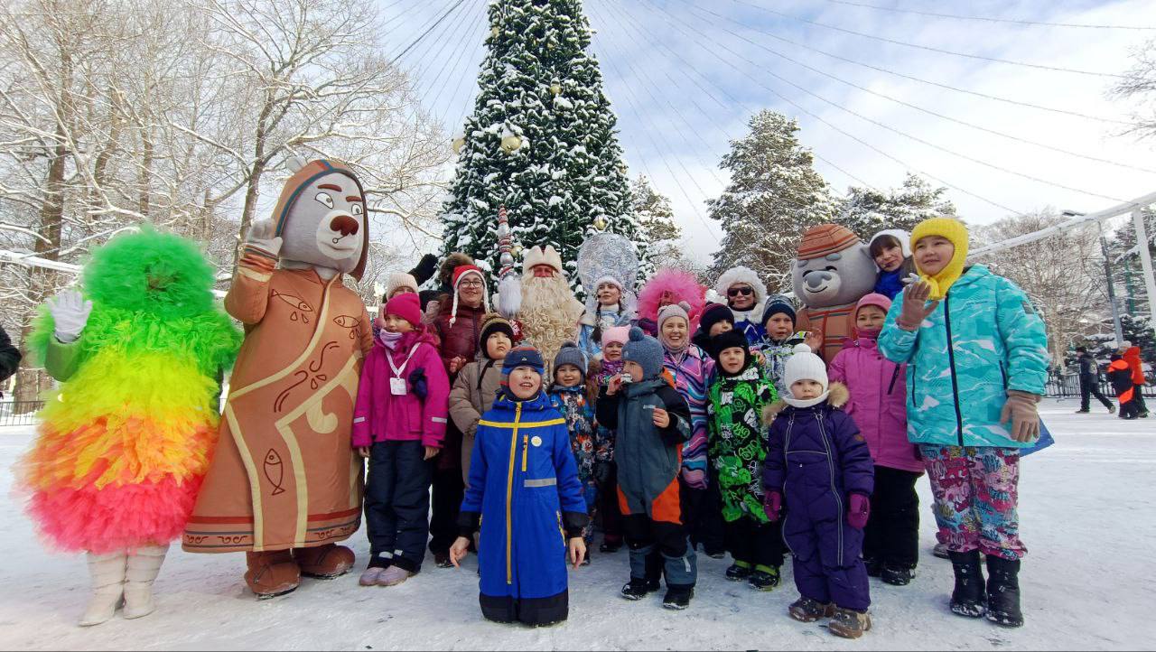 В эти новогодние дни наш городской парк им. Гагарина проводит театрализованные утренники «Новогодние приключения» В эти новогодние дни наш городской парк им. Гагарина проводит театрализованные утренники «Новогодние приключения»
