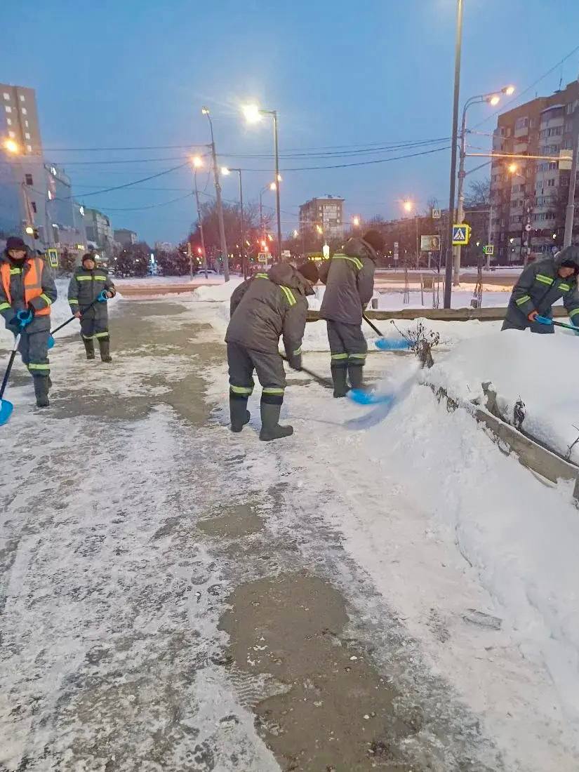 Рабочие будни в праздничном городе Рабочие будни в праздничном городе