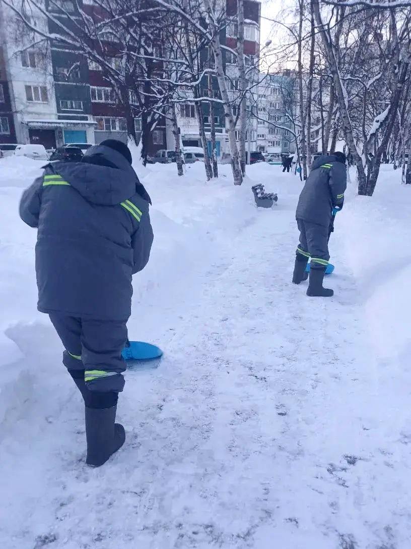 Рабочие будни в праздничном городе Рабочие будни в праздничном городе