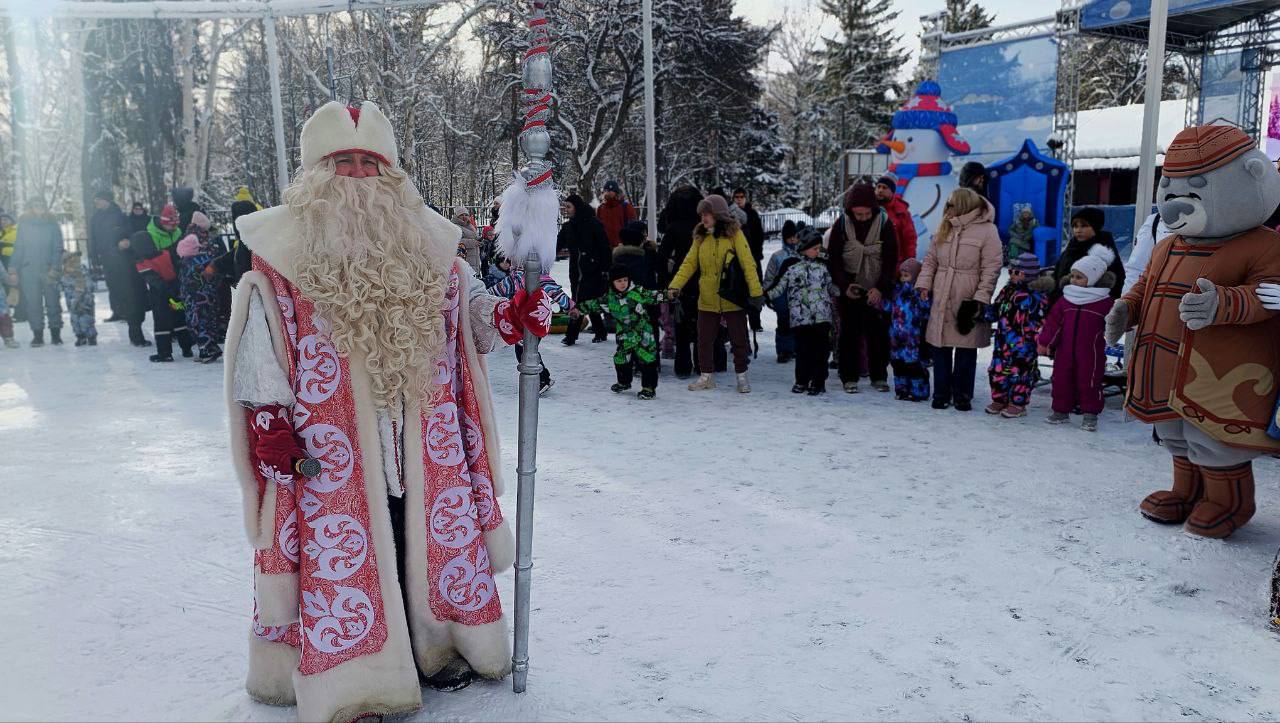 В эти новогодние дни наш городской парк им. Гагарина проводит театрализованные утренники «Новогодние приключения» В эти новогодние дни наш городской парк им. Гагарина проводит театрализованные утренники «Новогодние приключения»