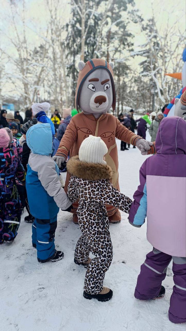 В эти новогодние дни наш городской парк им. Гагарина проводит театрализованные утренники «Новогодние приключения» В эти новогодние дни наш городской парк им. Гагарина проводит театрализованные утренники «Новогодние приключения»