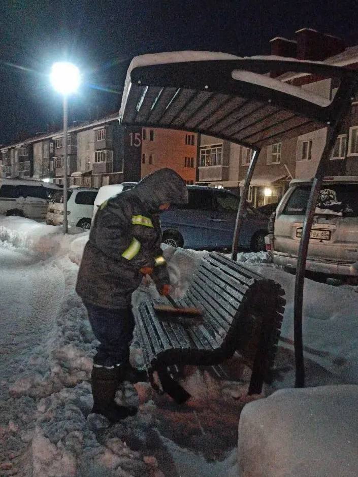 Рабочие будни в праздничном городе