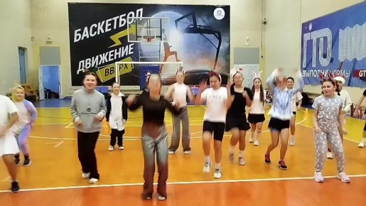 В Углегорском отделении спортшколы по волейболу 2025 год проводили не просто весело, а очень весело