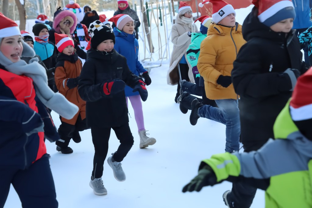 «Новогодний забег» собрал сахалинцев на втором этапе Декады спорта и здоровья «Новогодний забег» собрал сахалинцев на втором этапе Декады спорта и здоровья