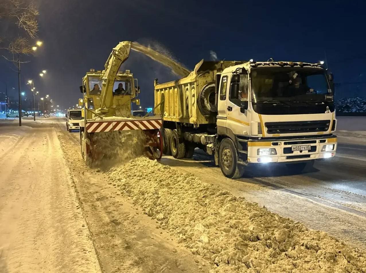 С начала сезона дорожники вывезли свыше 260 тысяч кубометров снега на полигоны Южно-Сахалинска С начала сезона дорожники вывезли свыше 260 тысяч кубометров снега на полигоны Южно-Сахалинска