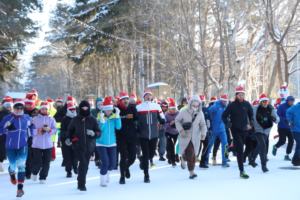 «Новогодний забег» собрал сахалинцев на втором этапе Декады спорта и здоровья «Новогодний забег» собрал сахалинцев на втором этапе Декады спорта и здоровья