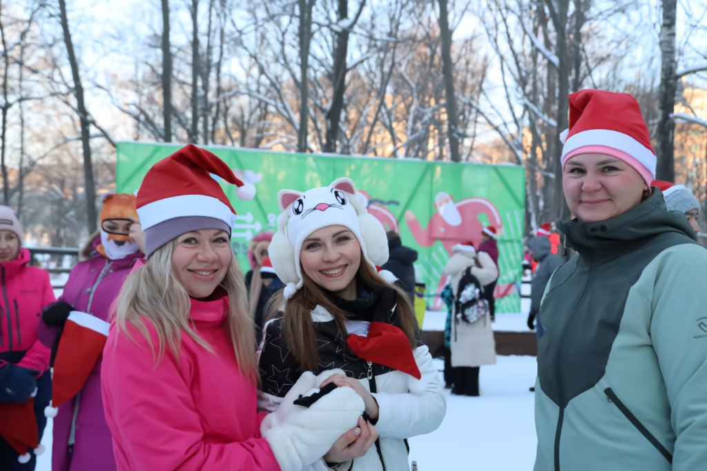 «Новогодний забег» собрал сахалинцев на втором этапе Декады спорта и здоровья «Новогодний забег» собрал сахалинцев на втором этапе Декады спорта и здоровья