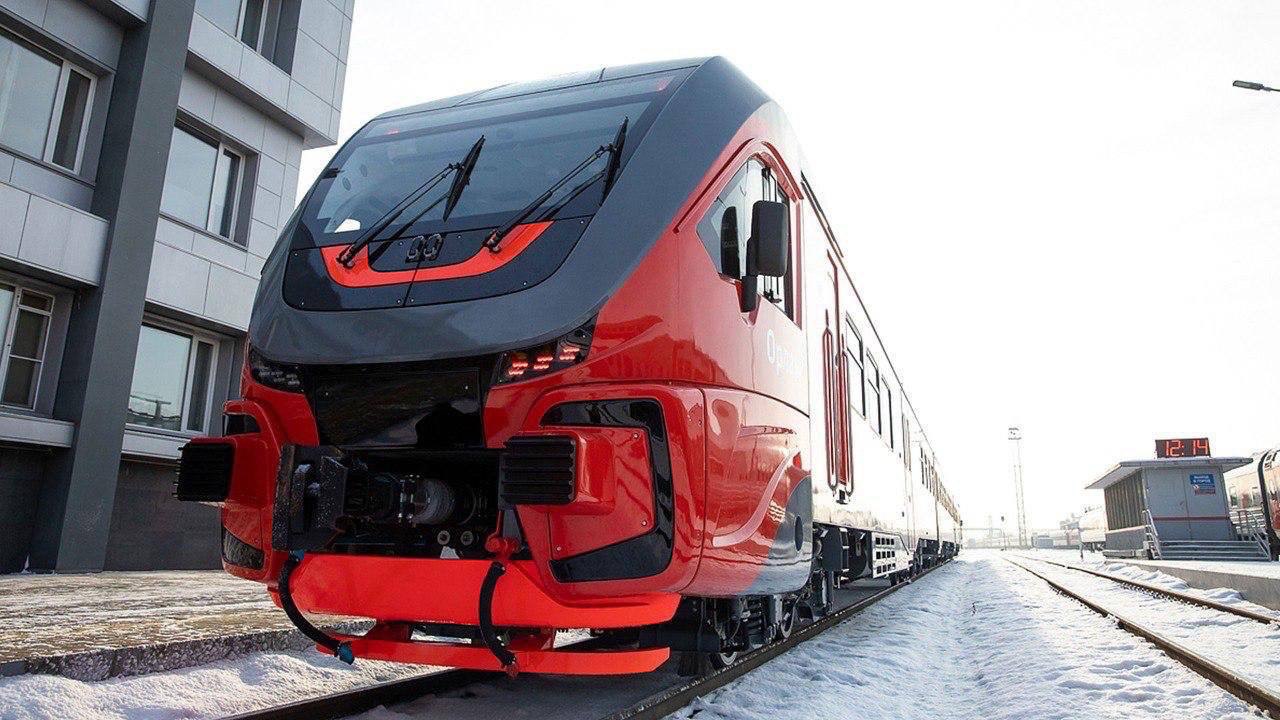 На время действия ограничений для движения автотранспорта пассажиры могут воспользоваться пригородными поездами и поездами дальнего следования: