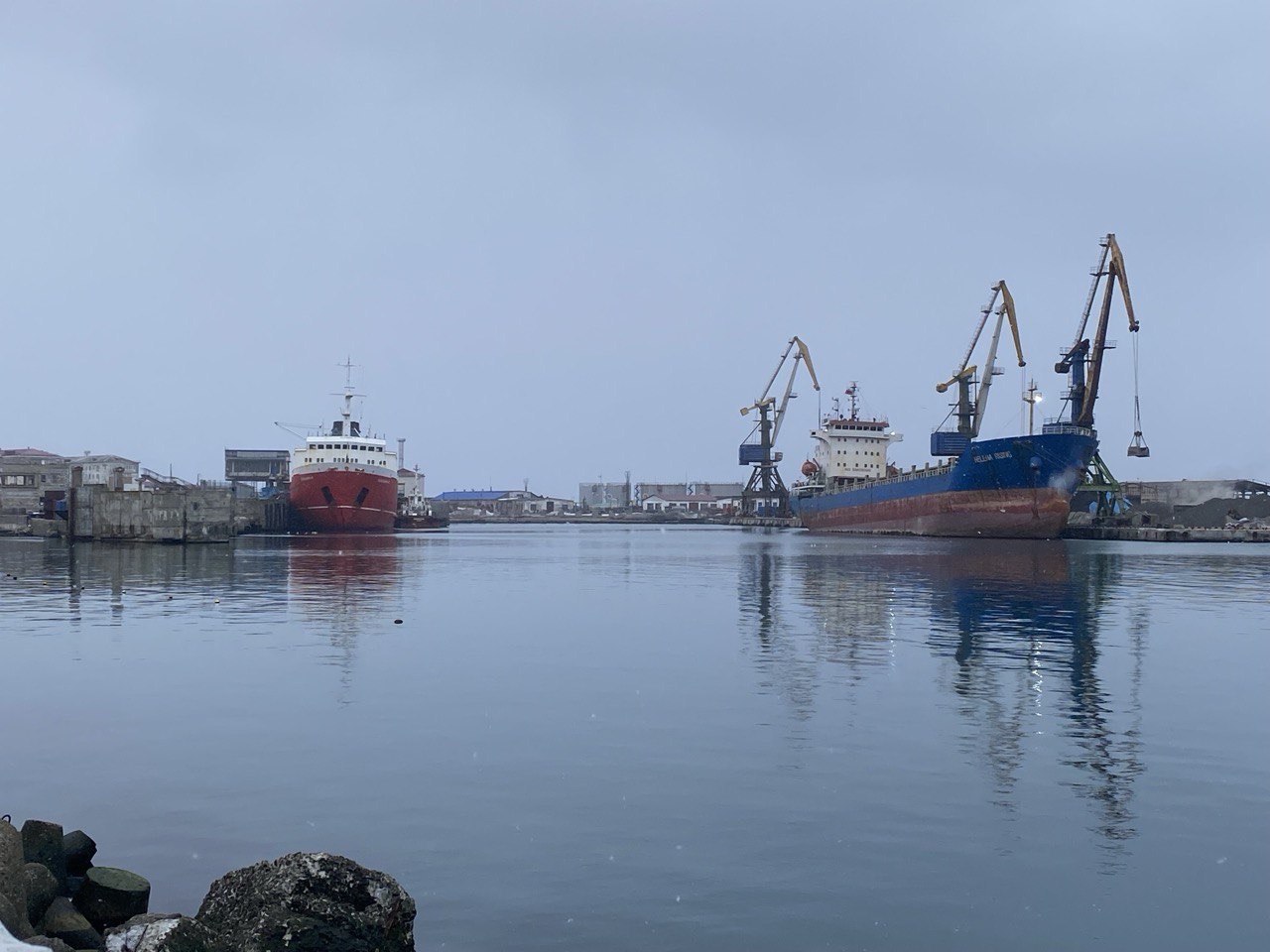 В связи с подходом циклона, действие которого распространится по всему Татарскому проливу, со второй половины суток 10 января ожидается закрытие движения через паромную переправу Ванино — Холмск — Ванино