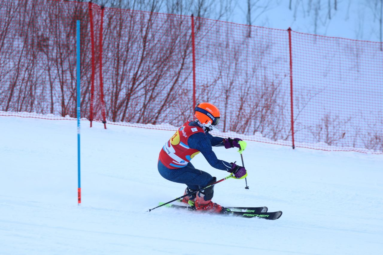 Сахалинские горнолыжники провели первые соревнования в этом году Сахалинские горнолыжники провели первые соревнования в этом году