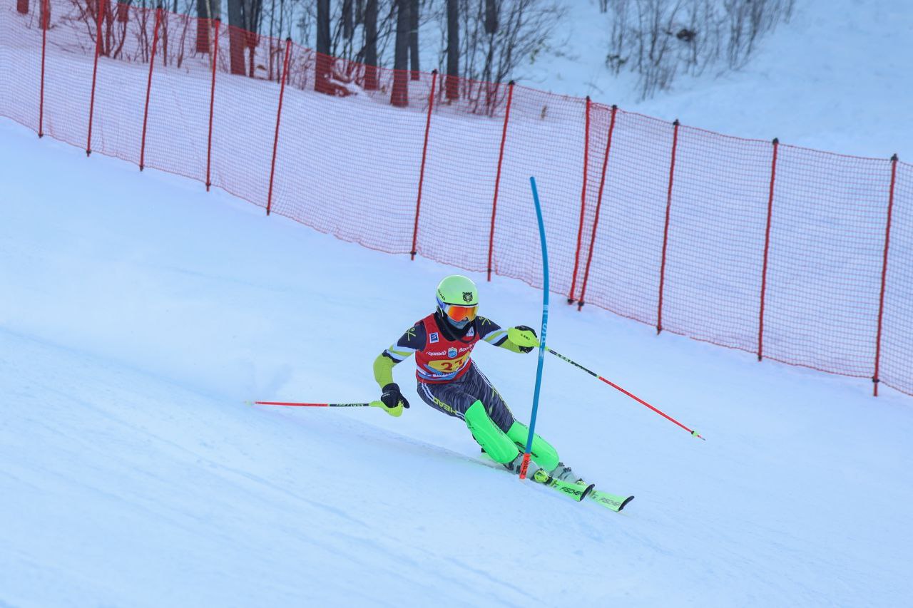 Сахалинские горнолыжники провели первые соревнования в этом году Сахалинские горнолыжники провели первые соревнования в этом году