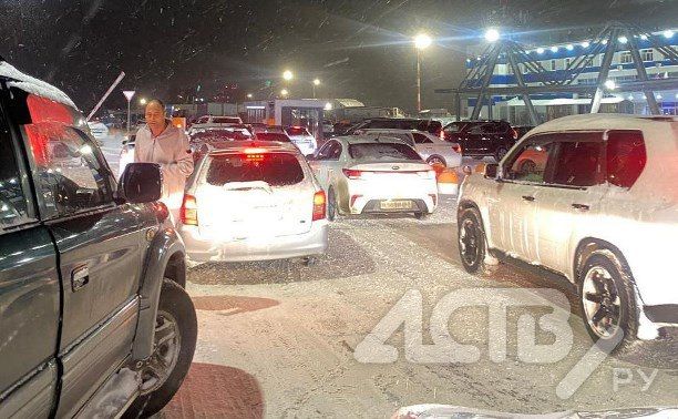 Ещё один самолёт Москва - Южно-Сахалинск задерживается