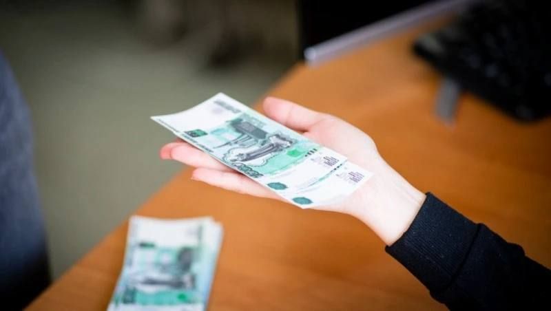 Жителя Южно-Сахалинска обокрали при попытке дать взятку сотруднику Госавтоинспекции