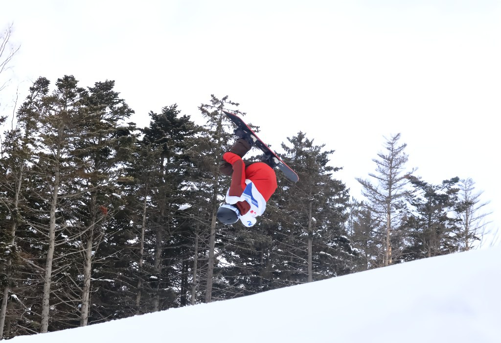 На Сахалине стартовало первенство области по акробатическому сноуборду На Сахалине стартовало первенство области по акробатическому сноуборду