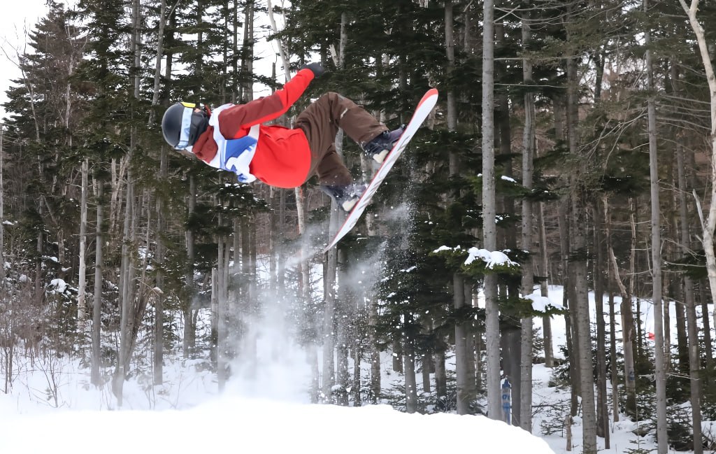 На Сахалине стартовало первенство области по акробатическому сноуборду На Сахалине стартовало первенство области по акробатическому сноуборду