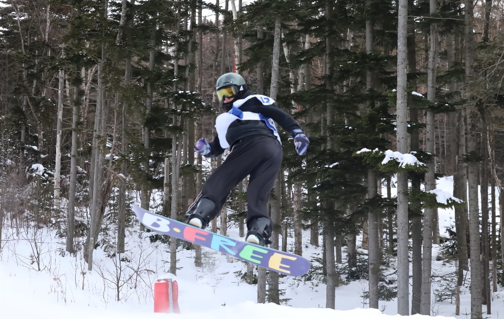 На Сахалине стартовало первенство области по акробатическому сноуборду На Сахалине стартовало первенство области по акробатическому сноуборду